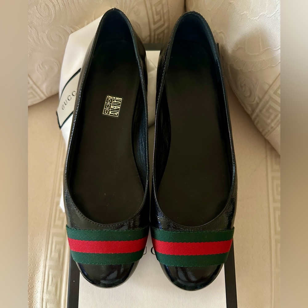 Gucci Patent Leather Web Ballet flats size 38 with box and dustbag